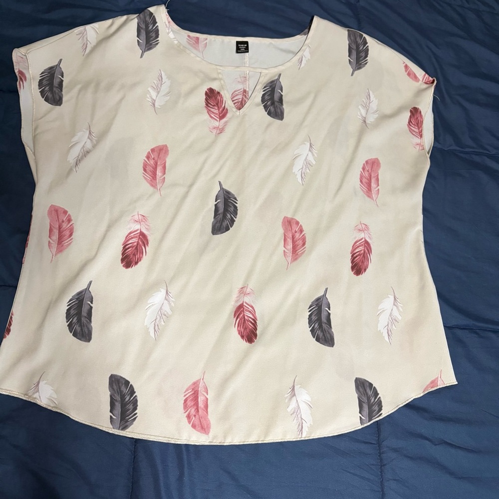 Women's Feather Print Top